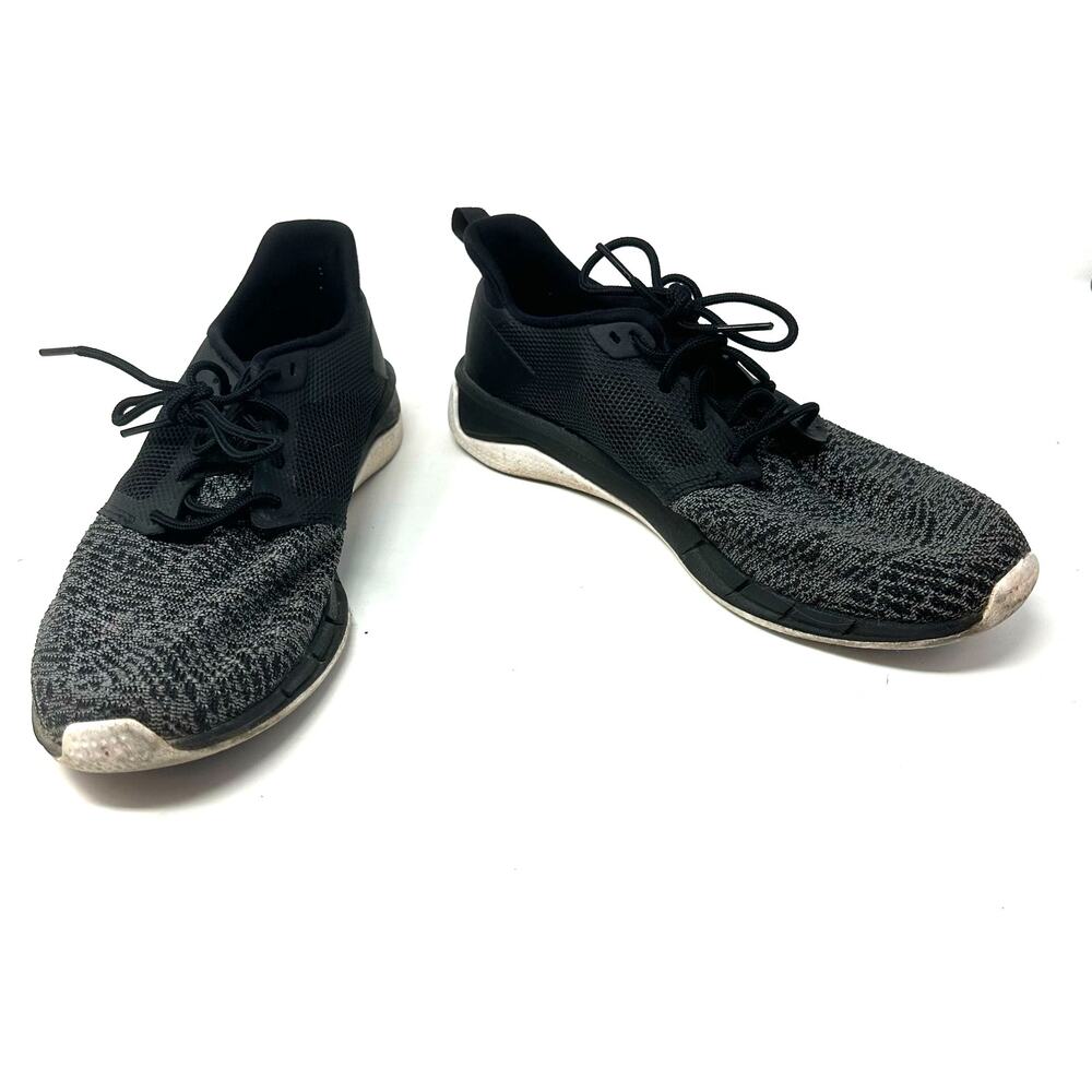 Reebok Size 9.5 Sneakers Black Lightweight Running Lace Up Outdoors Gym Sports